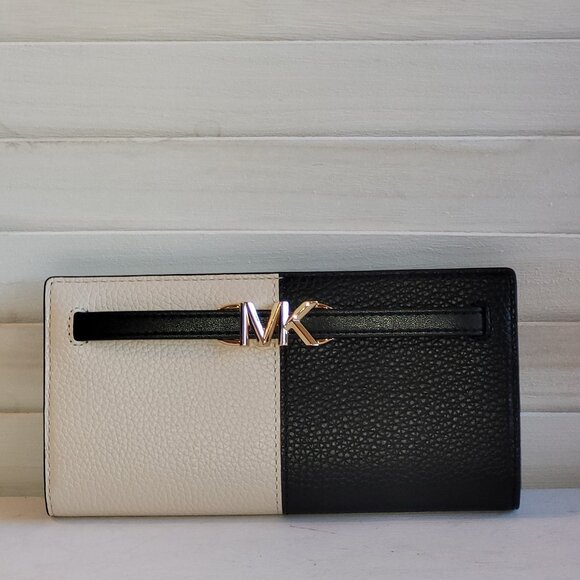$108 NWT Michael Kors Large Black/White Leather Wallet - Picture 1 of 6
